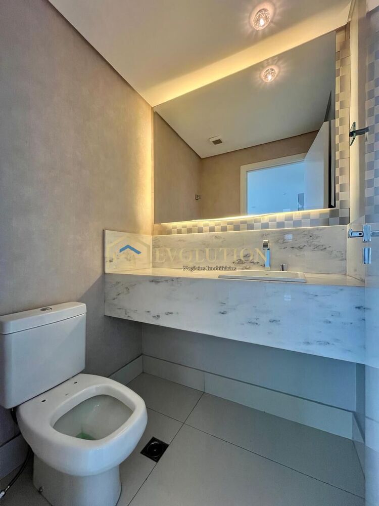 Apartamento, 3 quartos, 227 m² - Foto 1