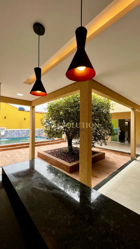 Casa, 3 quartos, 268 m² - Foto 1