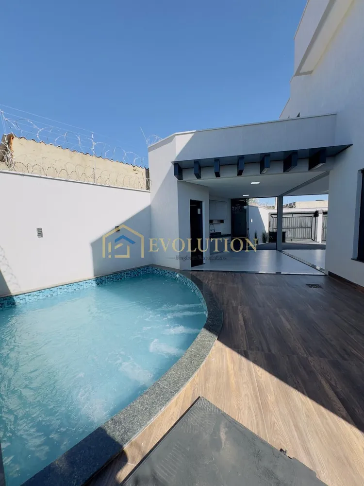 Sobrado, 3 quartos, 212 m² - Foto 1