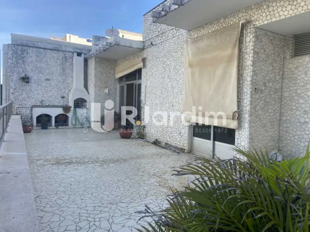 Cobertura, 3 quartos, 218 m² - Foto 1