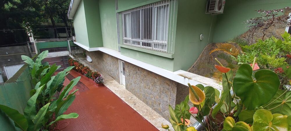 Casa à venda com 4 quartos, 267m² - Foto 2