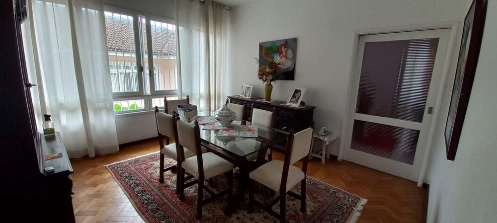 Casa à venda com 4 quartos, 267m² - Foto 1