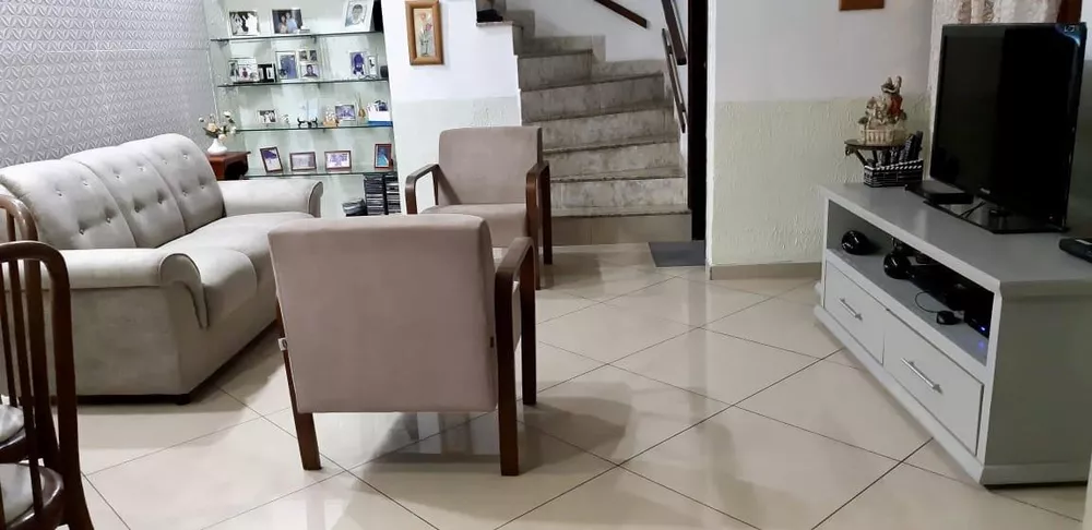 Casa, 5 quartos, 242 m² - Foto 1