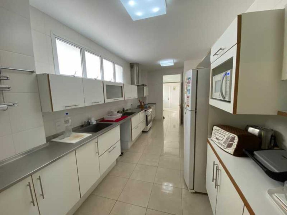Apartamento à venda com 4 quartos, 280m² - Foto 2