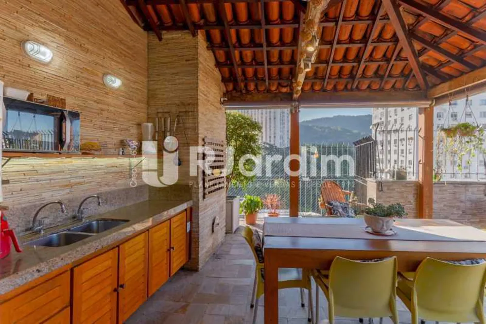 Cobertura, 3 quartos, 208 m² - Foto 1