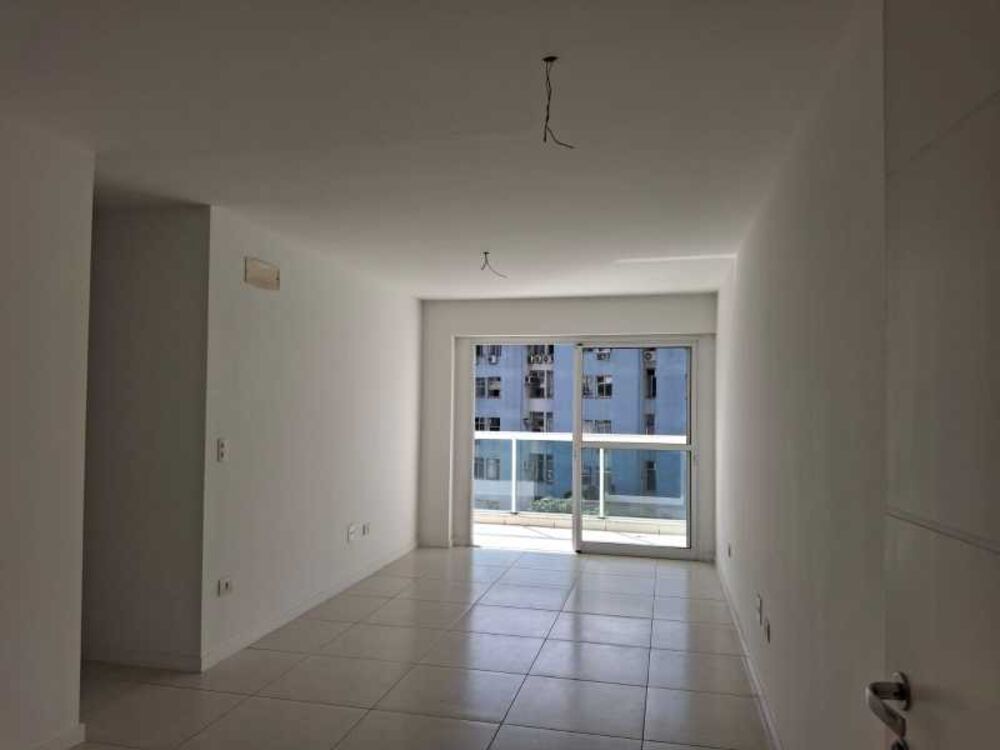 Apartamento à venda com 3 quartos, 87m² - Foto 2