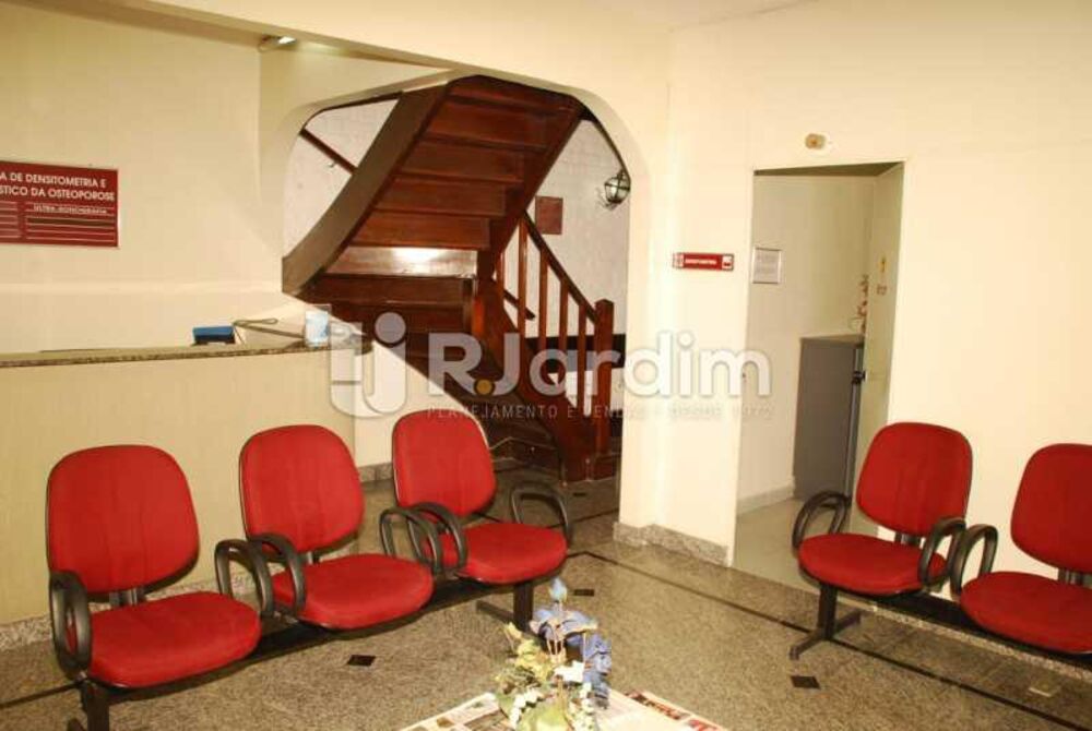 Casa Comercial à venda com 6 quartos, 302m² - Foto 3