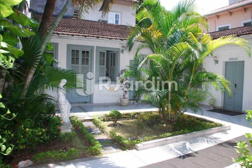 Casa Comercial à venda com 6 quartos, 302m² - Foto 4