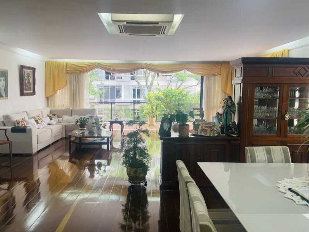 Apartamento à venda com 4 quartos, 250m² - Foto 1