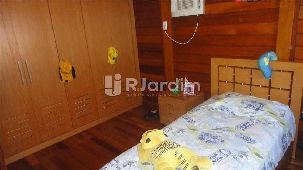 Casa, 3 quartos, 250 m² - Foto 17