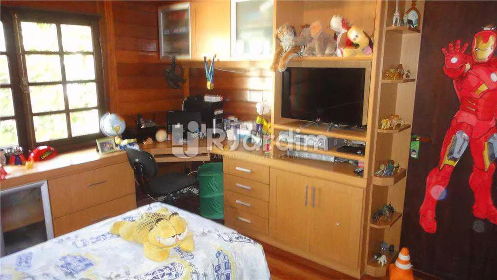 Casa, 3 quartos, 250 m² - Foto 8