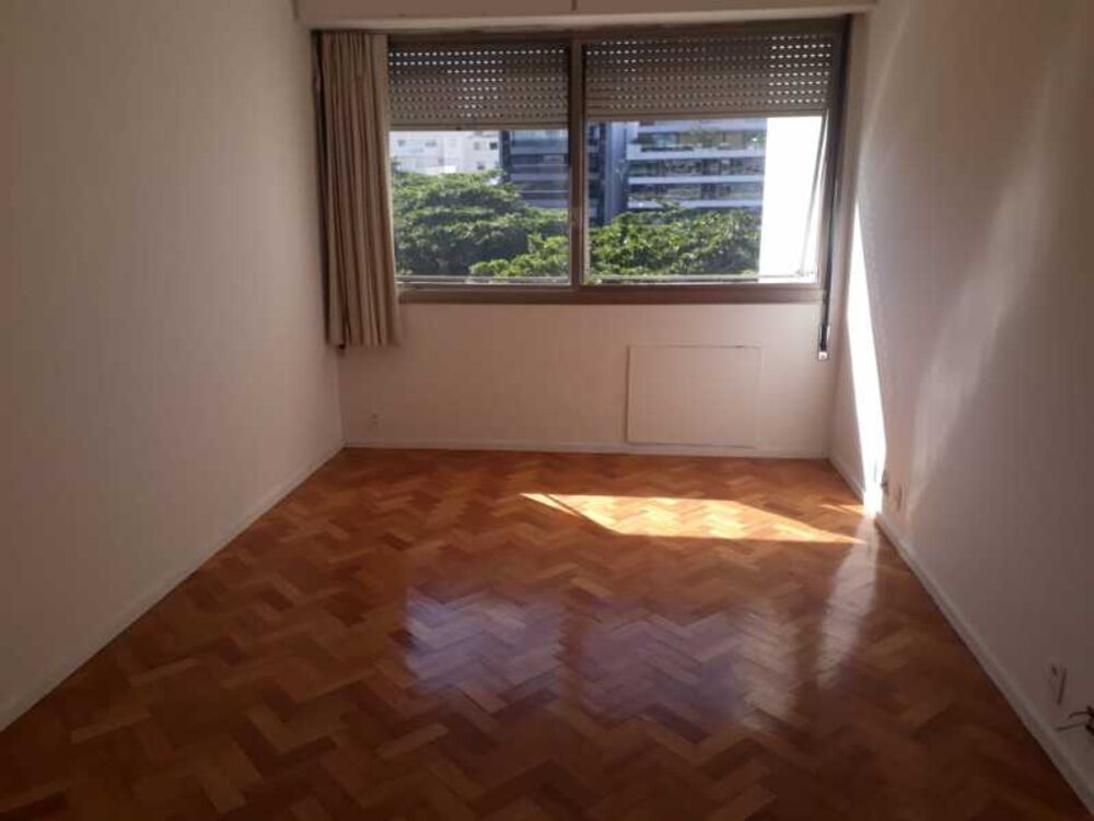 Apartamento à venda com 4 quartos, 170m² - Foto 2