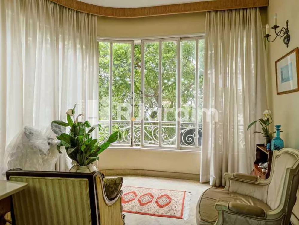 Apartamento, 3 quartos, 220 m² - Foto 2