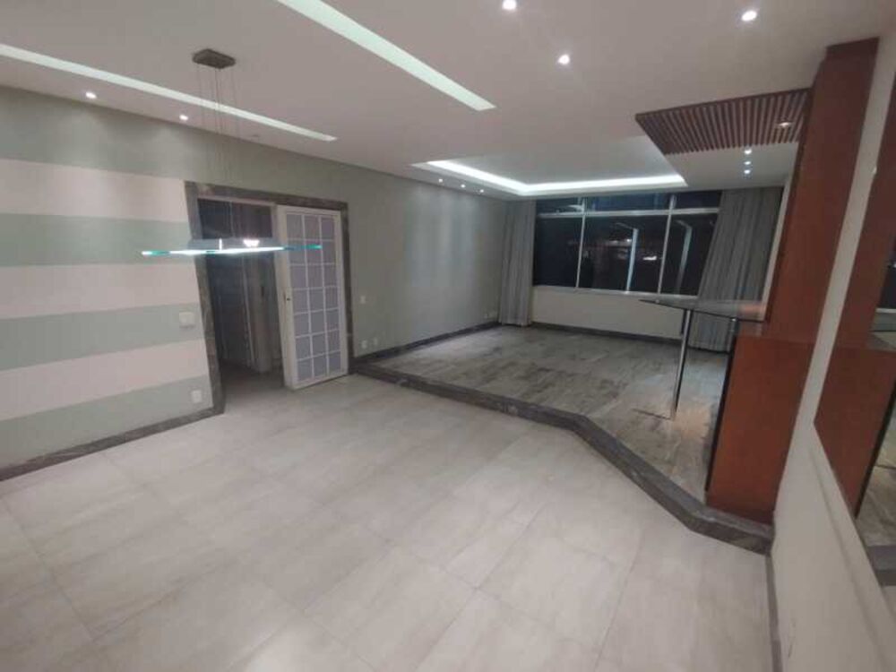 Apartamento à venda com 3 quartos, 206m² - Foto 2