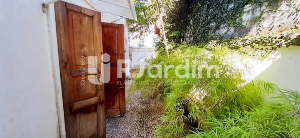 Casa, 3 quartos, 258 m² - Foto 1