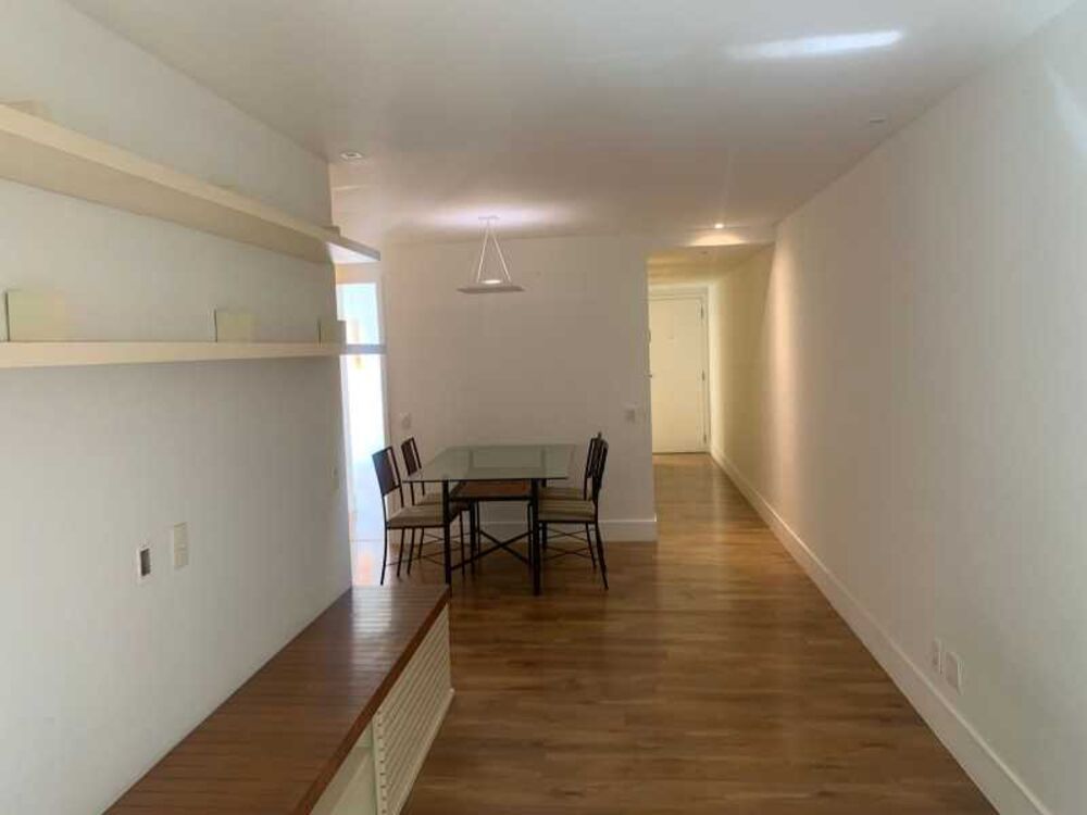 Apartamento à venda com 2 quartos, 83m² - Foto 2