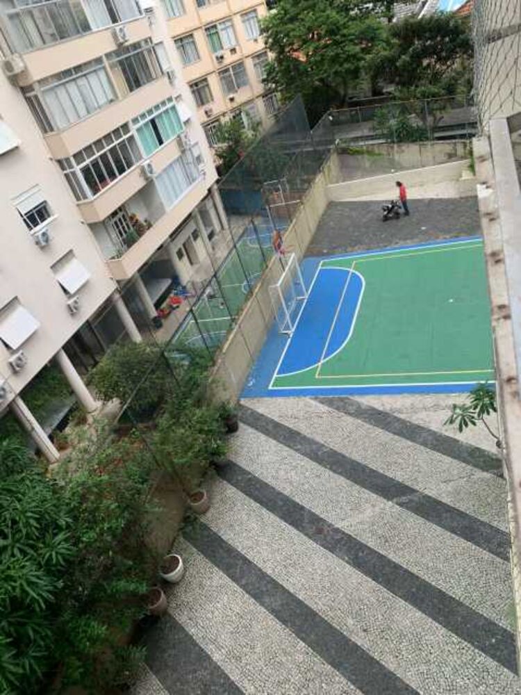 Apartamento à venda com 2 quartos, 70m² - Foto 1