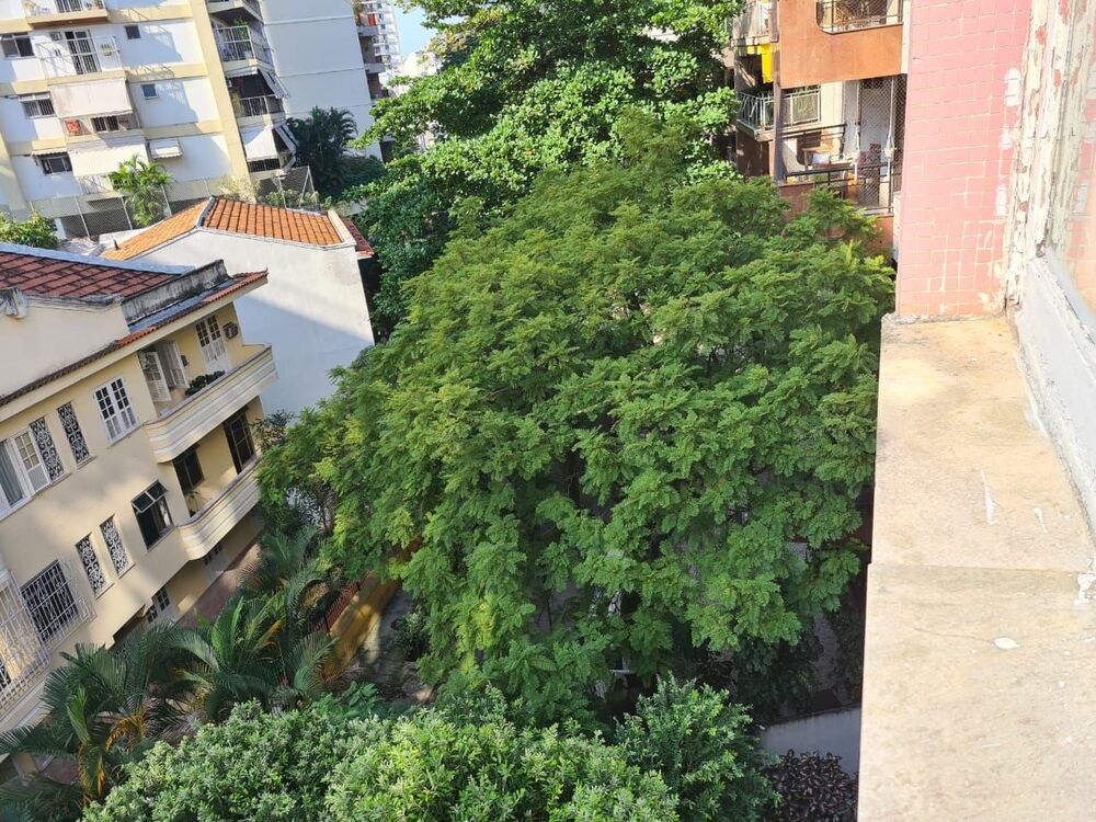 Apartamento à venda com 2 quartos, 72m² - Foto 2