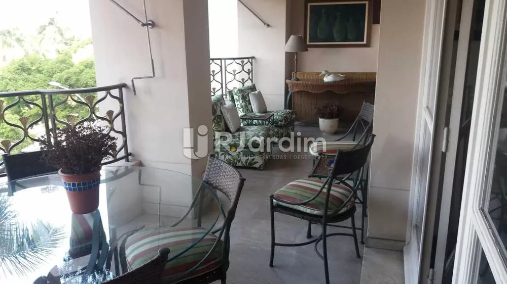 Apartamento, 3 quartos, 251 m² - Foto 1