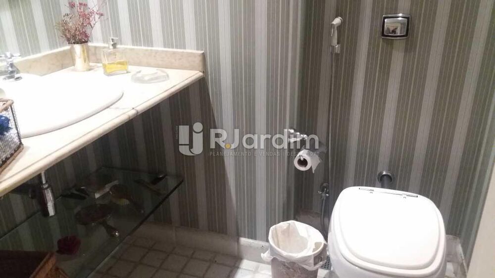 Apartamento à venda com 3 quartos, 251m² - Foto 6