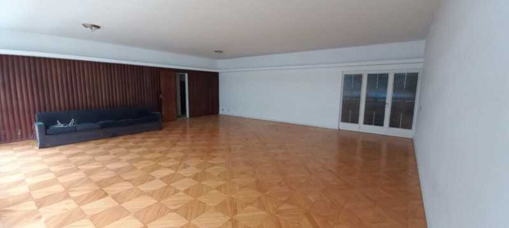Apartamento à venda com 3 quartos, 220m² - Foto 1