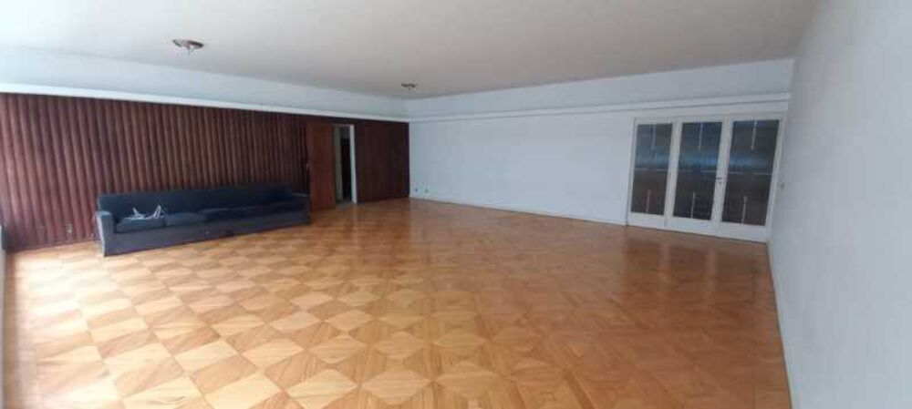 Apartamento à venda com 3 quartos, 220m² - Foto 2