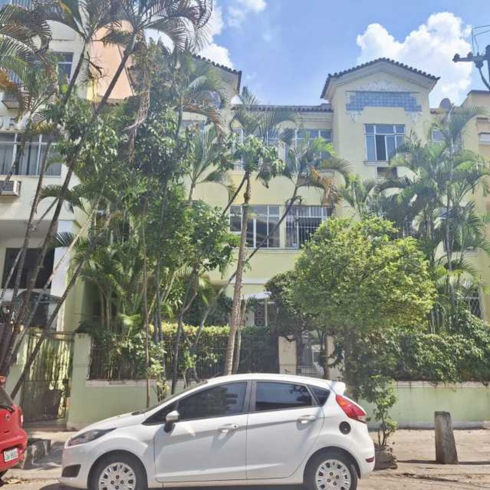 Apartamento à venda com 3 quartos, 80m² - Foto 2