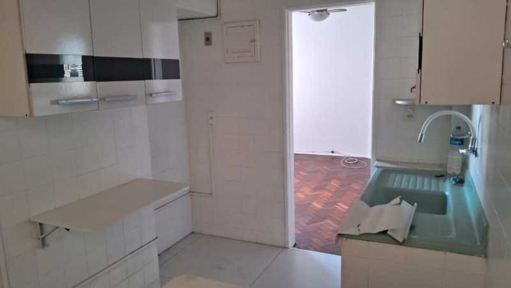 Apartamento à venda com 2 quartos, 77m² - Foto 2