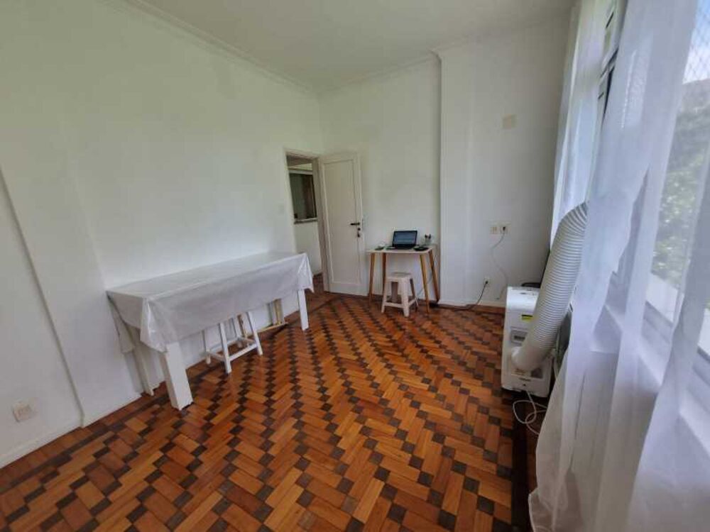 Apartamento à venda com 2 quartos, 67m² - Foto 2
