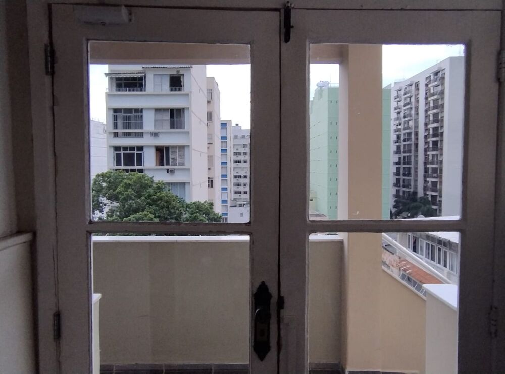 Apartamento à venda com 2 quartos, 85m² - Foto 4