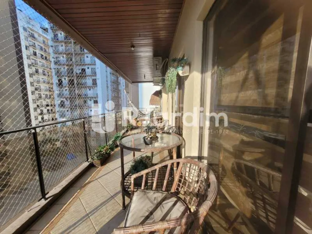 Apartamento, 3 quartos, 136 m² - Foto 2