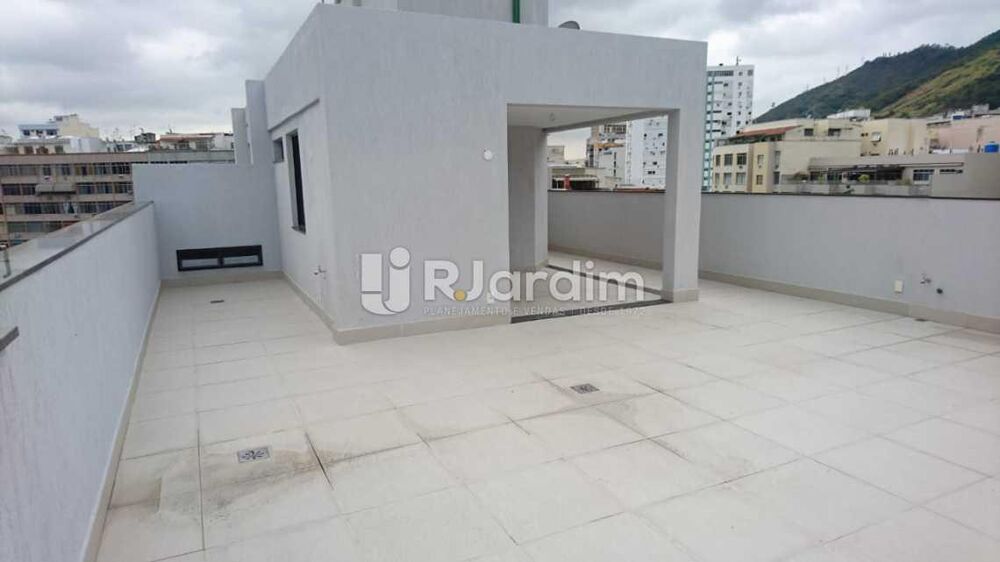 Cobertura à venda com 3 quartos, 145m² - Foto 2