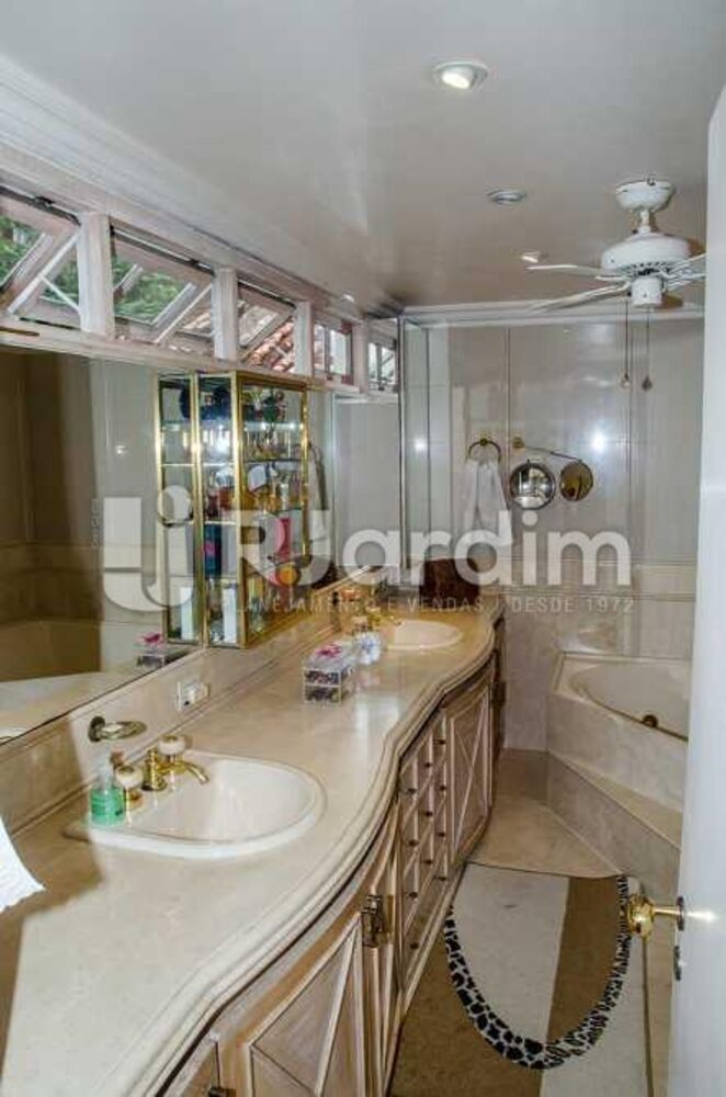 Casa à venda com 4 quartos, 556m² - Foto 16
