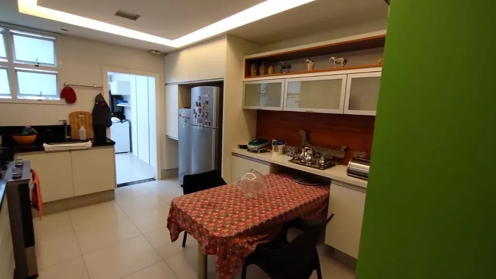 Apartamento, 3 quartos, 240 m² - Foto 2