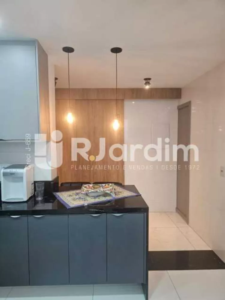Apartamento, 3 quartos, 187 m² - Foto 2