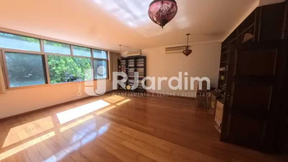 Apartamento, 3 quartos, 130 m² - Foto 2