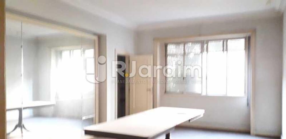 Apartamento à venda com 4 quartos, 320m² - Foto 8