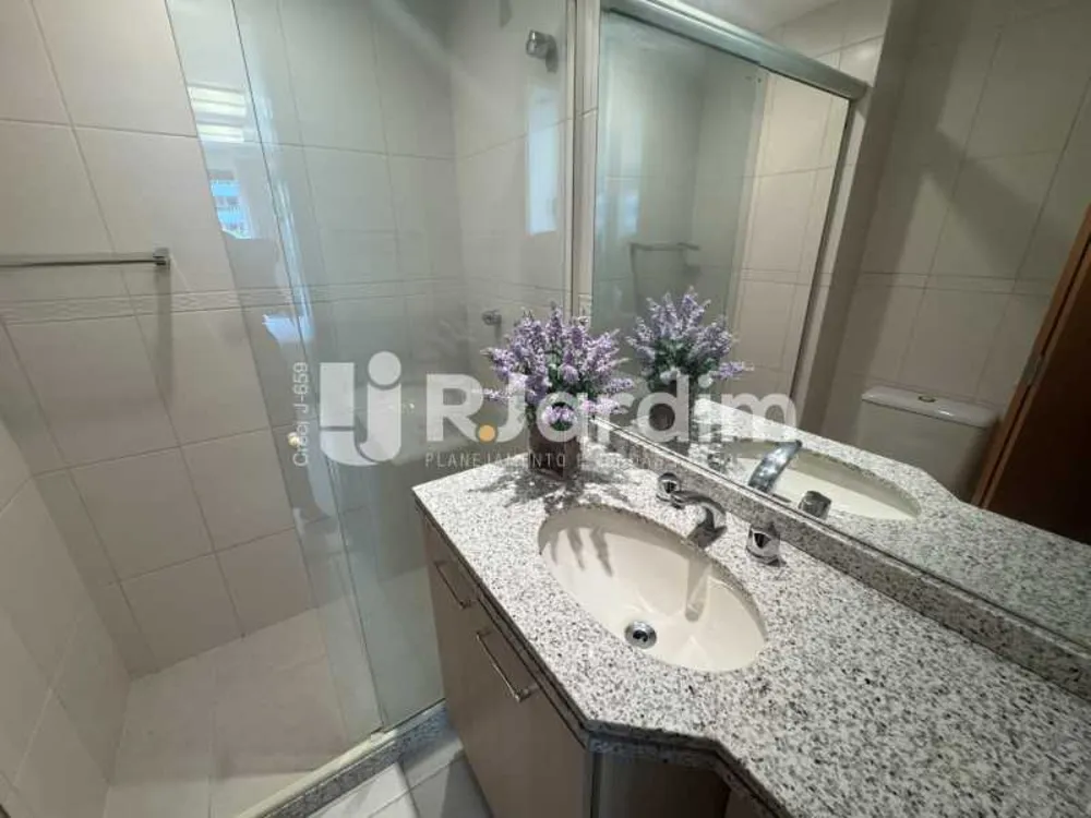 Cobertura, 3 quartos, 230 m² - Foto 2