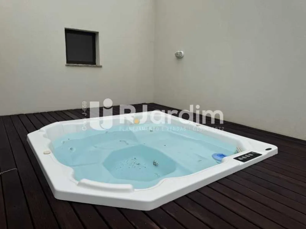 Cobertura, 3 quartos, 230 m² - Foto 1
