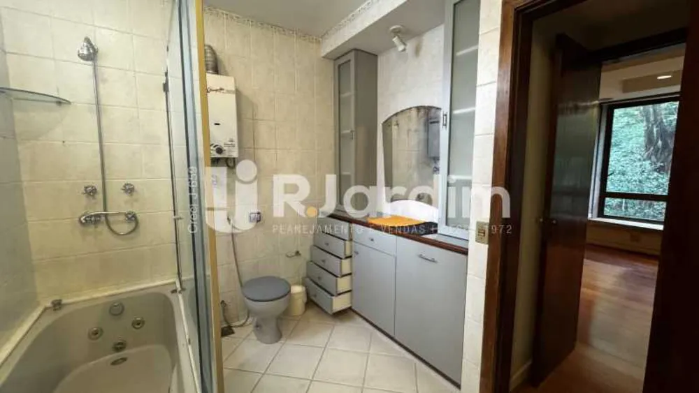 Apartamento, 3 quartos, 240 m² - Foto 11