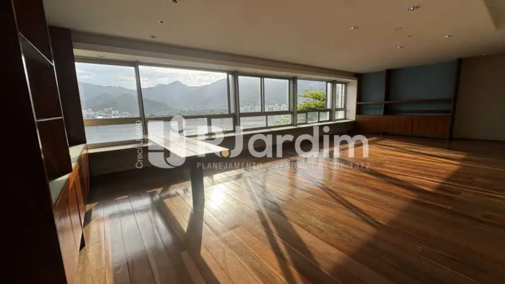 Apartamento, 3 quartos, 240 m² - Foto 2