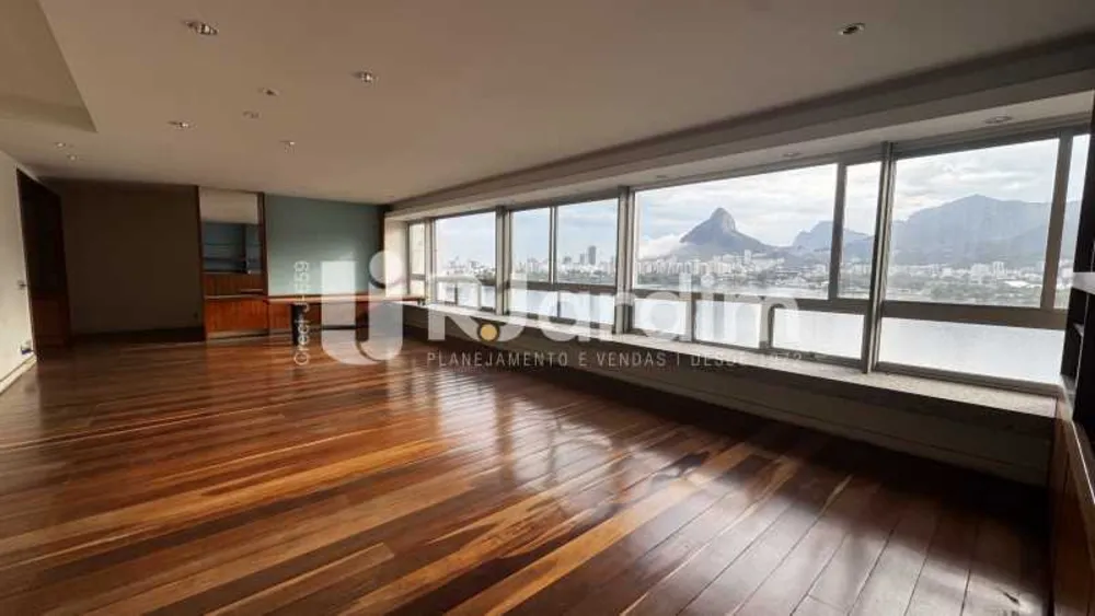 Apartamento, 3 quartos, 240 m² - Foto 1