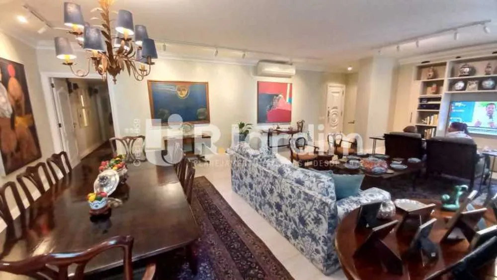 Apartamento, 3 quartos, 220 m² - Foto 1