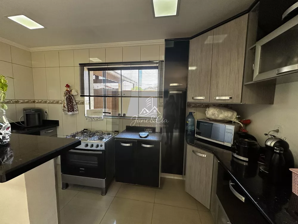 Casa, 3 quartos, 215 m² - Foto 1