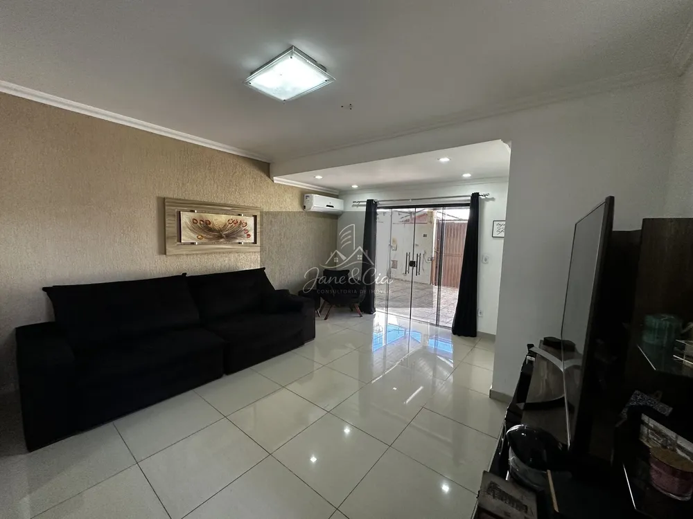 Casa, 3 quartos, 215 m² - Foto 1