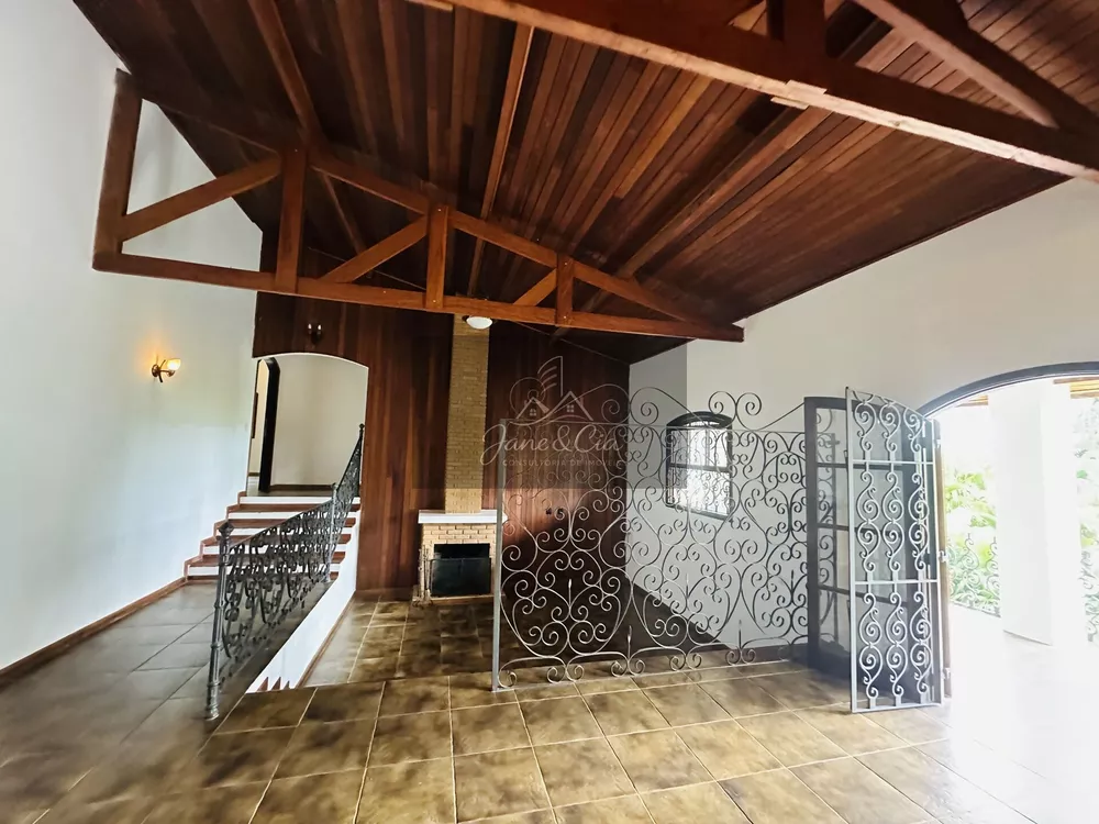 Chácara, 3 quartos, 2250 m² - Foto 1