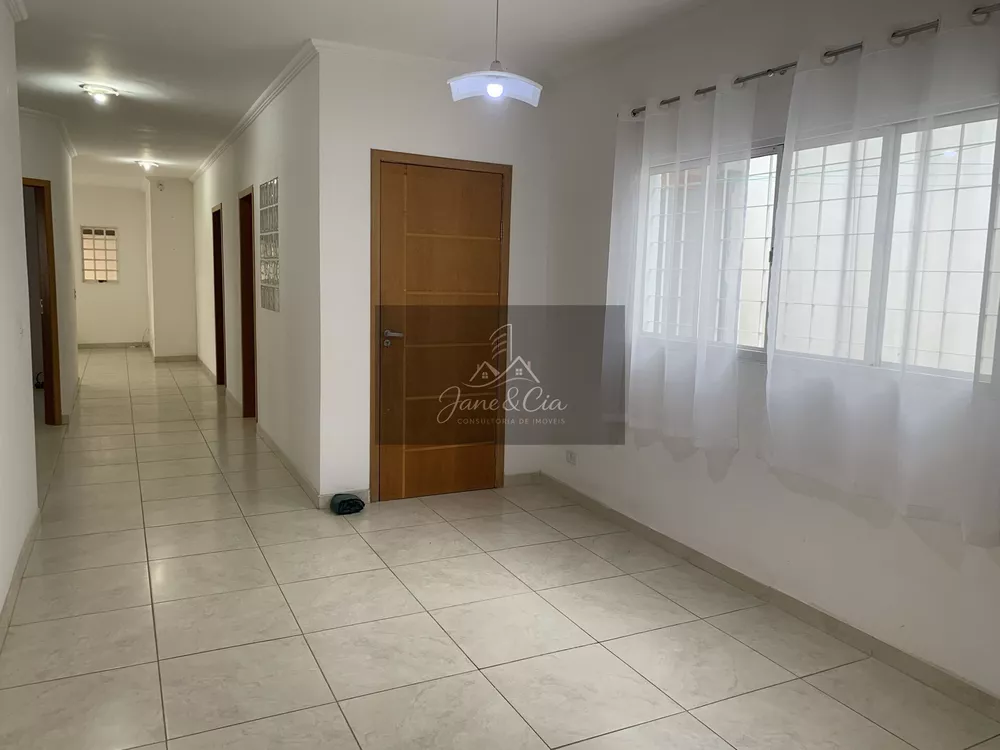 Casa, 3 quartos, 202 m² - Foto 1