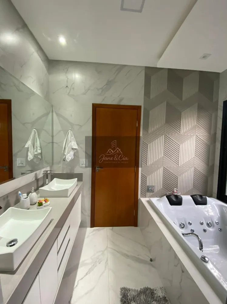 Casa, 3 quartos, 247 m² - Foto 3