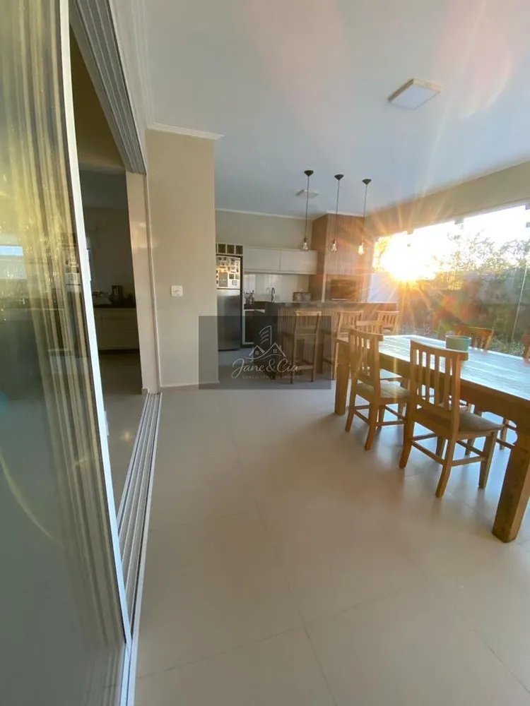 Casa, 3 quartos, 220 m² - Foto 1