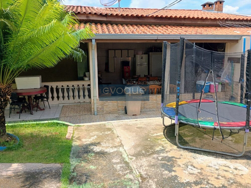 Chácara à venda com 5 quartos, 296m² - Foto 4